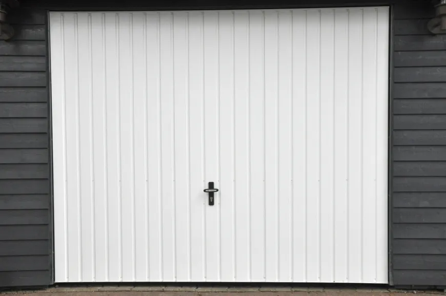 Jyde stålvippeport 238 x 209 cm hvid