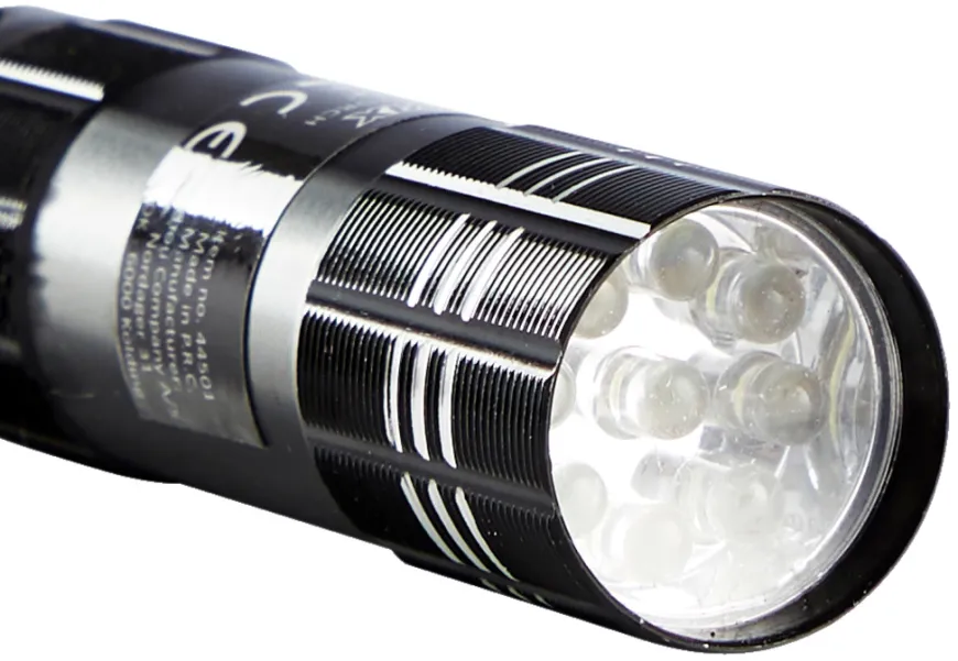 Lommelygte med 9 LED - AutoZone®